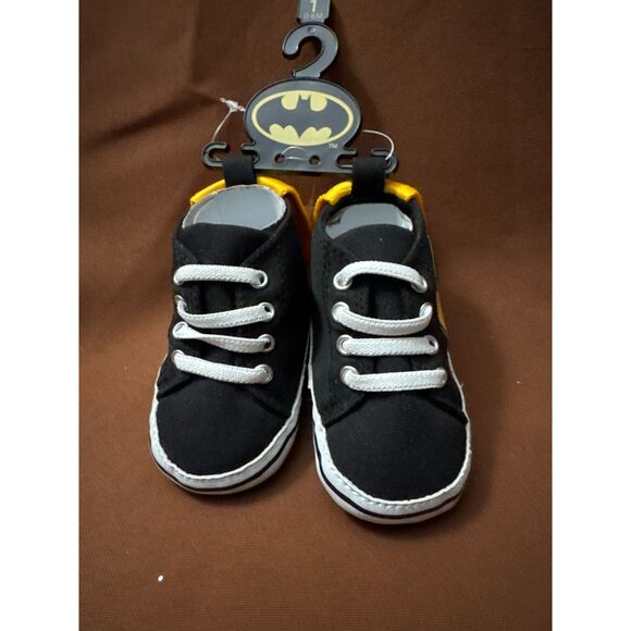 DC Batman Infant Baby Shoes for Boys Soft Sole Brand New - Picture 1 of 7